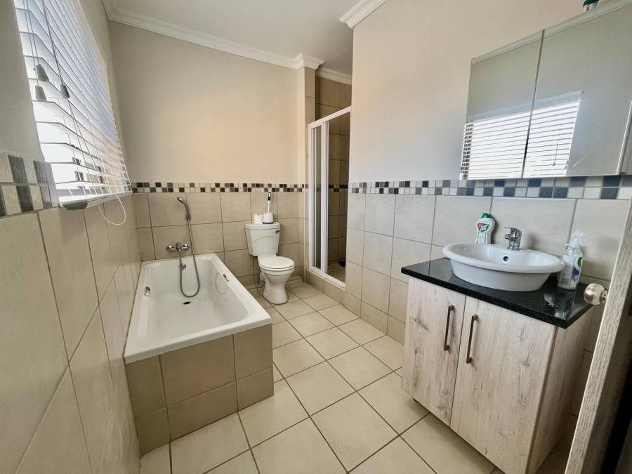 3 Bedroom Property for Sale in Waterval East North West